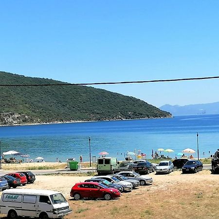 Myrsini'S Sea View Apartment Néa Péramos Bagian luar foto