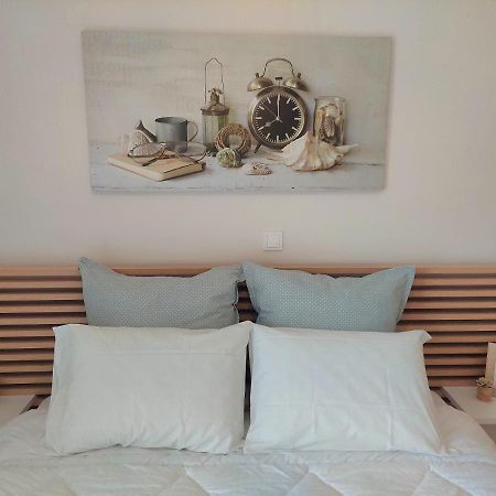 Myrsini'S Sea View Apartment Néa Péramos Bagian luar foto