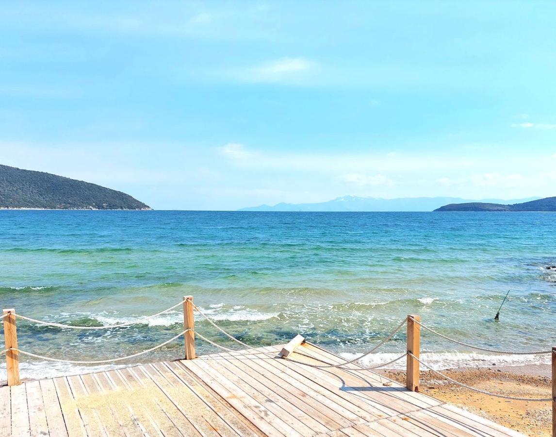 Myrsini'S Sea View Apartment Néa Péramos Bagian luar foto
