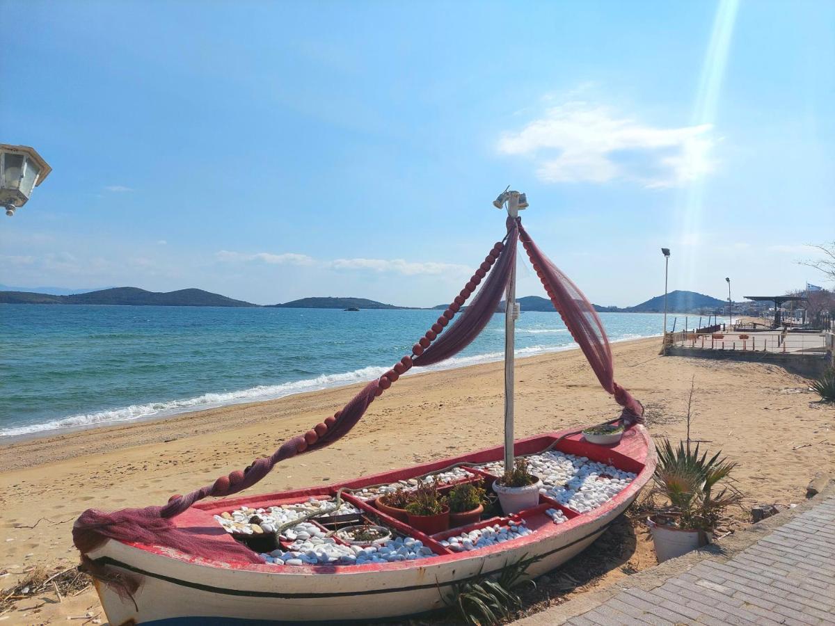 Myrsini'S Sea View Apartment Néa Péramos Bagian luar foto