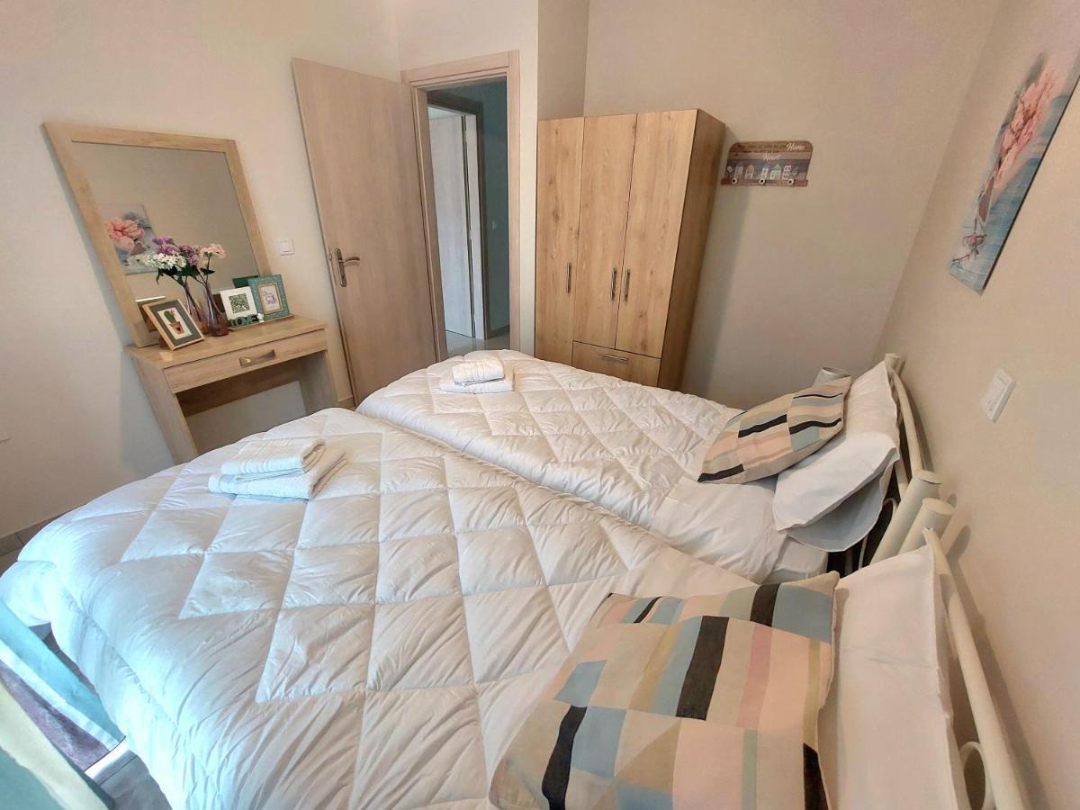 Myrsini'S Sea View Apartment Néa Péramos Bagian luar foto