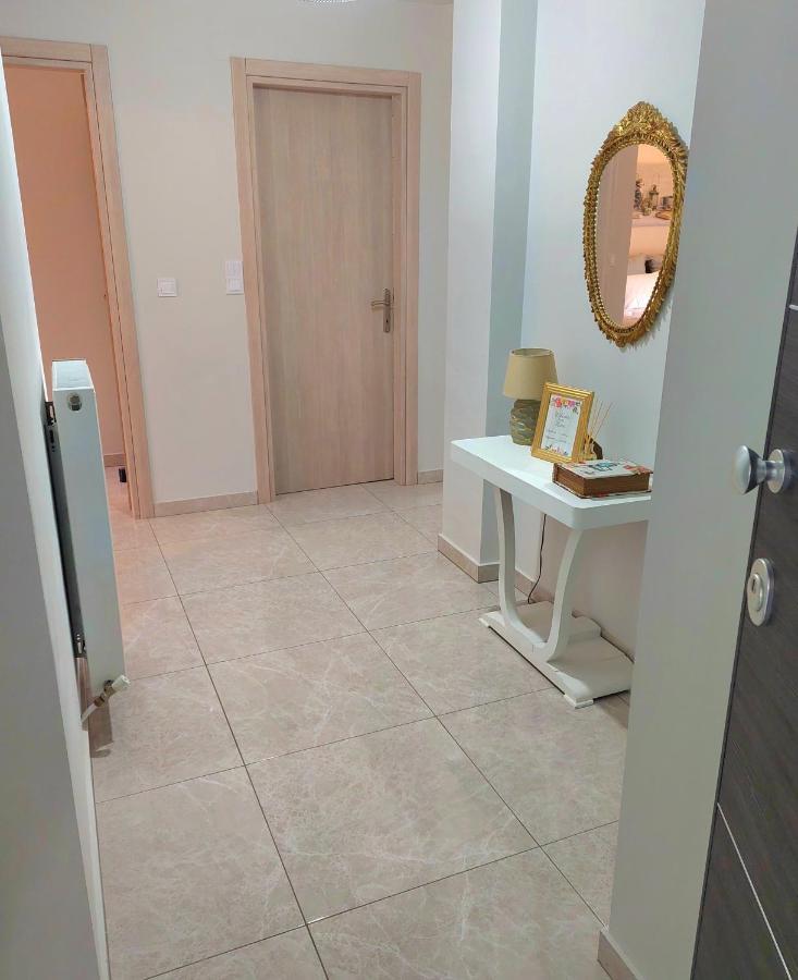 Myrsini'S Sea View Apartment Néa Péramos Bagian luar foto